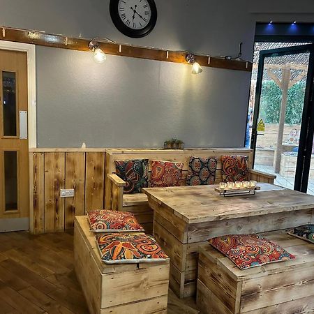 Black Bull Retreat, Barmston With Private Hot Tubs Driffield Zewnętrze zdjęcie