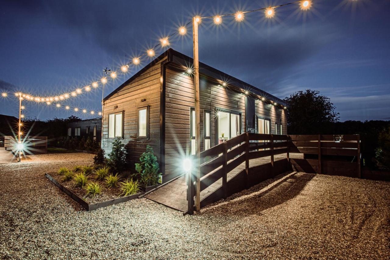 Black Bull Retreat, Barmston With Private Hot Tubs Driffield Zewnętrze zdjęcie