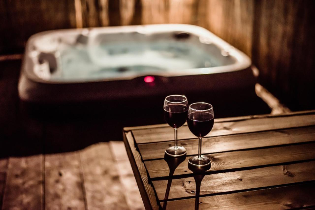 Black Bull Retreat, Barmston With Private Hot Tubs Driffield Zewnętrze zdjęcie